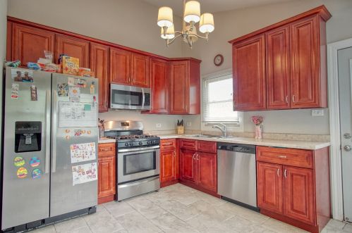 359 Mission Ave, Villa Park, IL 60181-1965