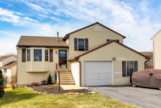 248 Danielle Ct, York, PA 17404-6419