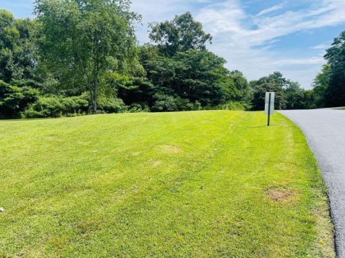 220 Carlton Dr, Rockmart, GA 30153-1500