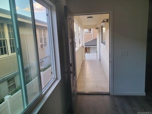3214 Esther St, Honolulu HI  96815-4131 exterior