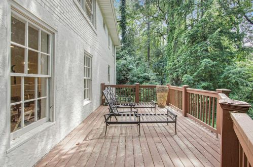 4142 Haverhill Dr, Atlanta GA  30342-3818 exterior