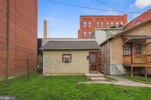 216 Carlisle St, Hanover PA 17331-2448 exterior