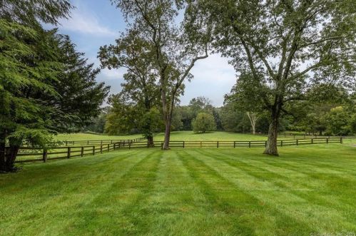 37 Turner Rd, Washington Depot, CT 06794-1318