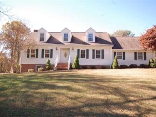 644 Bradford Ln, Earlysville, VA 22936-9651
