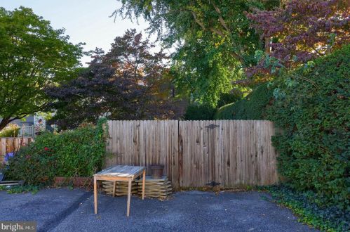 330 Mary St, Lancaster PA  17603-3328 exterior