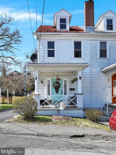 3 22nd St, Primrose, PA 17901-1903