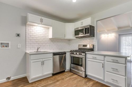 5233 Curzon Ave, Fort Worth TX  76107-6044 exterior