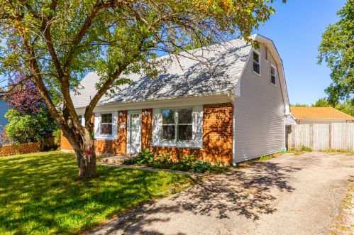 165 Garden Dr, Lemont IL  60440-2668 exterior
