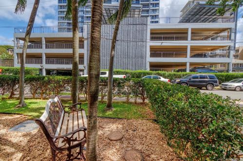 1617 Clark St, Honolulu HI  96822-4812 exterior