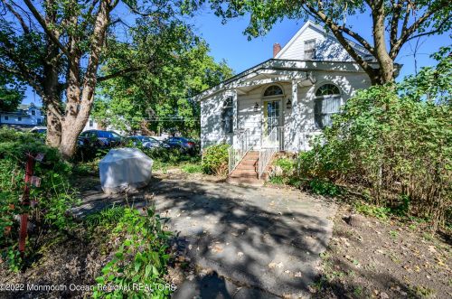 176 Hudson Ave, Tinton Falls NJ 07701-2140 exterior