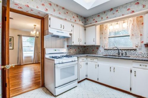 809 Blossom Rd, Garland TX 75041-2955 exterior