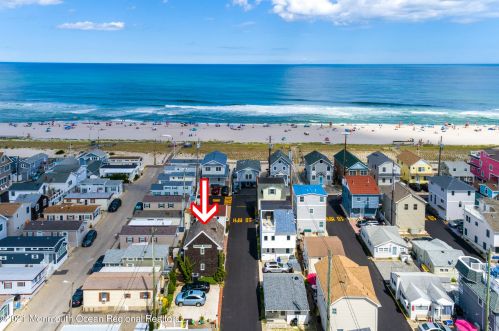 12 Barnegat Way, Lavallette NJ  08735-1901 exterior