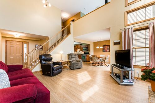124 Mclaren Dr, Sycamore IL  60178-2255 exterior