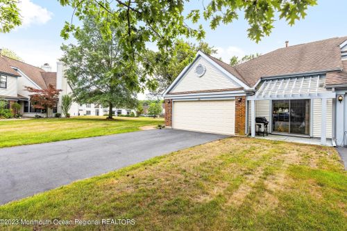 95 Old Orch Ln, Tinton Falls NJ 07712-2569 exterior