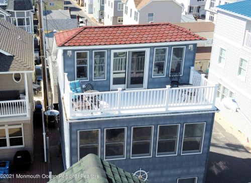 11 Bay Way, Lavallette, NJ 08735-1906