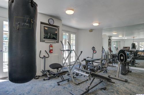 121 Sinclair Ave, Glendale CA  91206-4005 exterior