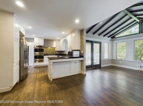 39 Cold Indian Springs Rd, Tinton Falls, NJ 07712-3358