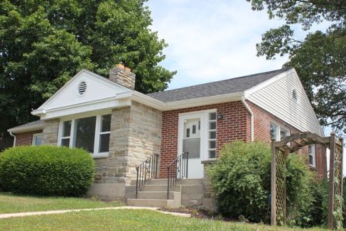 90 Myers Ave, York, PA 17408-8937