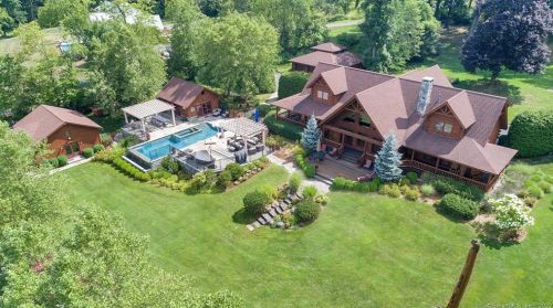 1 Bristol Rd, Waterbury, CT 06762-2228