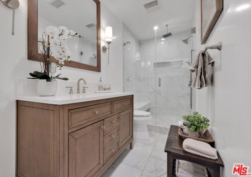 6222 Altura Ave, Glendale CA  91214-2325 exterior