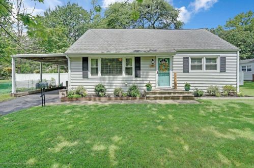 445 Brookside Ave, Oakhurst, NJ 07755-1401
