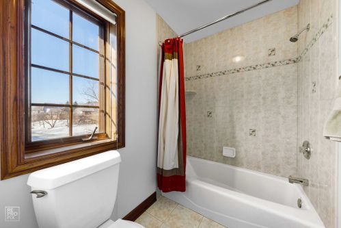 6972 Fieldstone Dr, Willowbrook IL  60527-6969 exterior