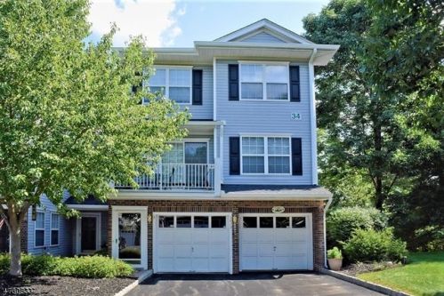 3414 Scenic Ct, Parsippany, NJ 07834-3479
