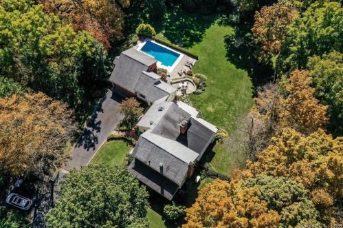90 Riverside Rd, Sandy Hook, CT 06482-1272