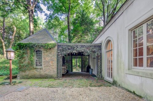 1820 Garraux Rd, Atlanta GA  30327-2504 exterior