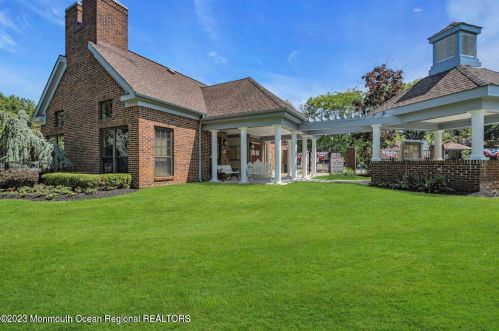 178 Old Orch Ln, Tinton Falls NJ 07712-2570 exterior