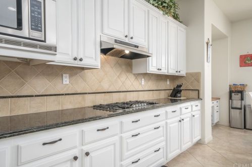 16550 Catalonia Dr, Riverside CA  92504-8701 exterior