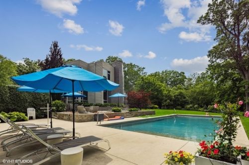 11300 79th St, Willowbrook IL  60527-5107 exterior