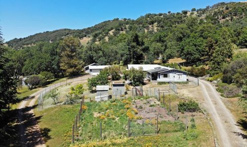3380 Black Bart Trl, Redwood Valley, CA 95470-6231