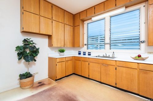 1011 14 Ave, Honolulu HI  96816-3640 exterior