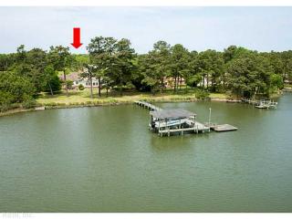 220 Creekview Ln, Hampton, VA 23669-1088