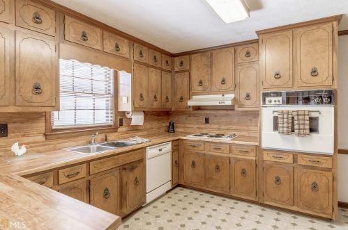 160 Country Roads Cir, Stockbridge GA  30281-1338 exterior