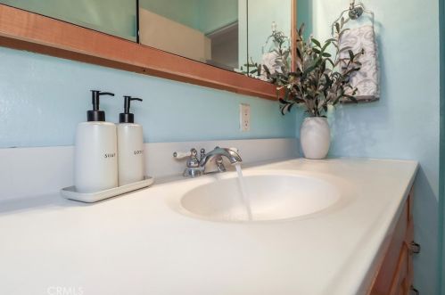 2491 Royal Ave, Simi Valley CA 93065-4765 exterior