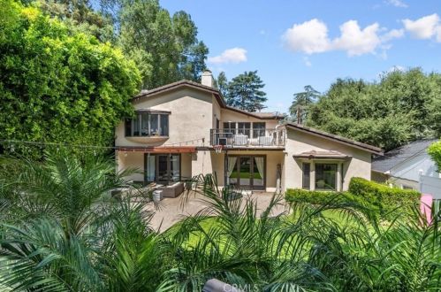 1566 Hillside Dr, Glendale CA  91208-2456 exterior