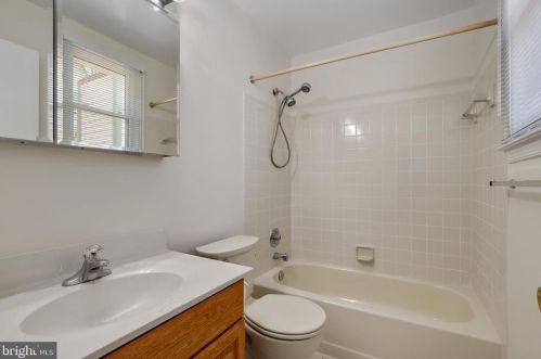 125 Snowy Owl Dr, Silver Spring MD 20901-1656 exterior