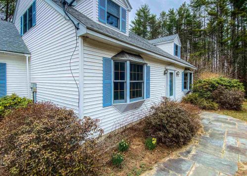 24 Country Ln, Groton, NH 03241-7105