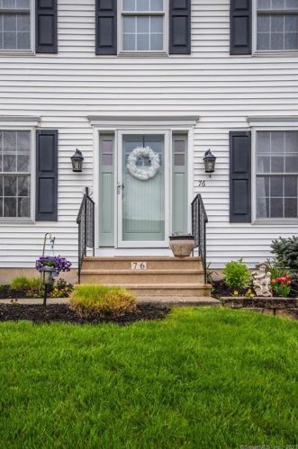 76 Kenmore Ave, Waterbury, CT 06708-1845