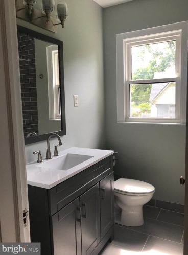 1815 Sherwood Rd, Silver Spring MD 20902-4030 exterior