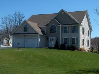 6 Serenity Cir, Hudson, NH 03051-3270