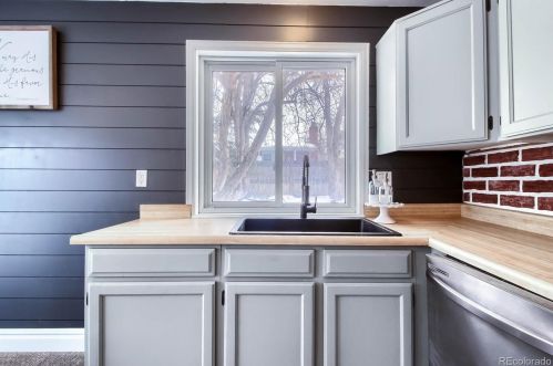 2530 Sable Way, Denver CO 80014-2438 exterior