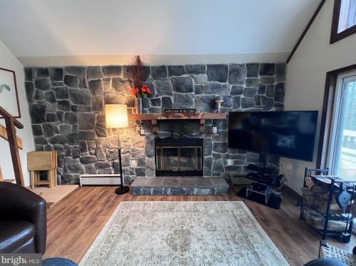 75 Ruffed Grouse Ln, Berkeley Springs WV  25411-5287 exterior