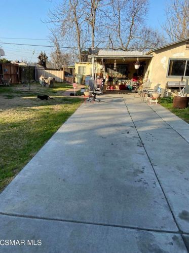 1161 Fedora Ave, Fresno, CA 93705-2727