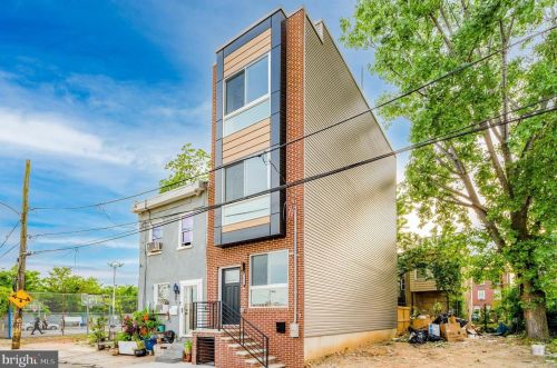 2012 Bodine St, Philadelphia, PA 19122-1504