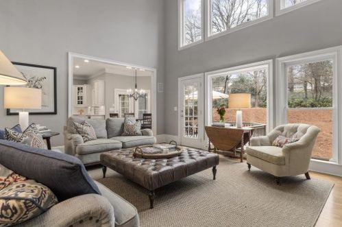 304 Frst Vly Ct, Atlanta GA  30342-2353 exterior