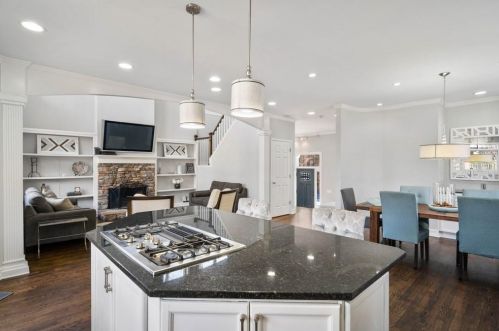 1392 Etowah Dr, Atlanta GA  30319-3446 exterior