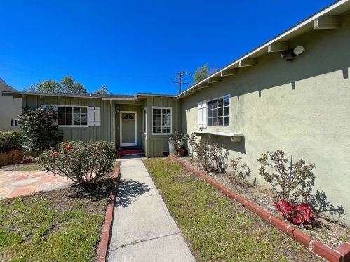 3032 Fairesta St, Glendale, CA 91214-2711